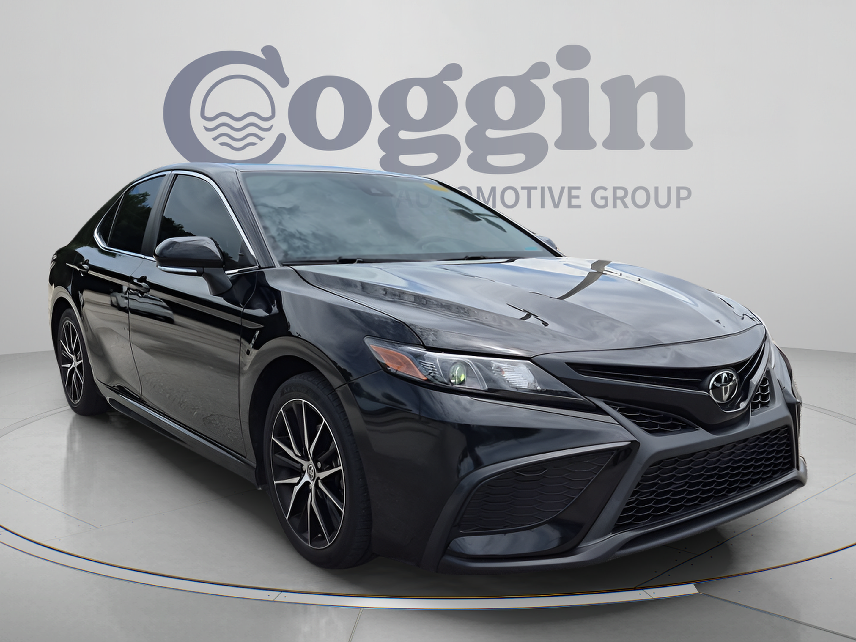 Used 2024 Toyota Camry SE w/ Convenience Package FWD image 8