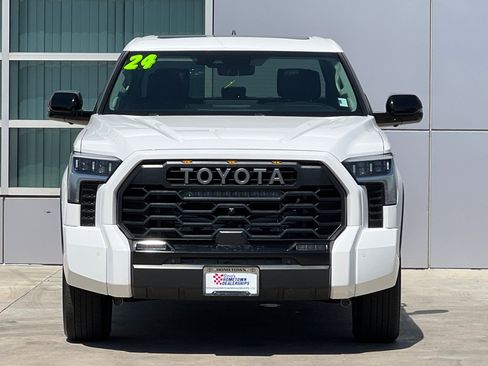 Used 2024 Toyota Tundra Limited AWD/4WD image 6