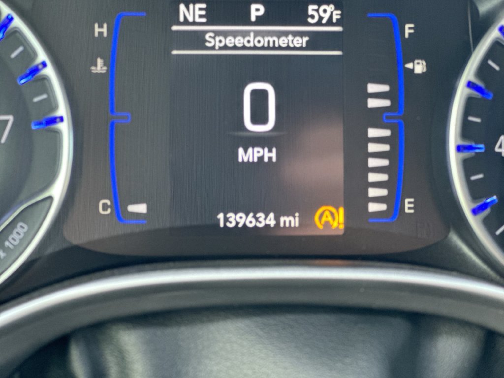 Used 2020 Chrysler Pacifica Touring-L FWD image 13