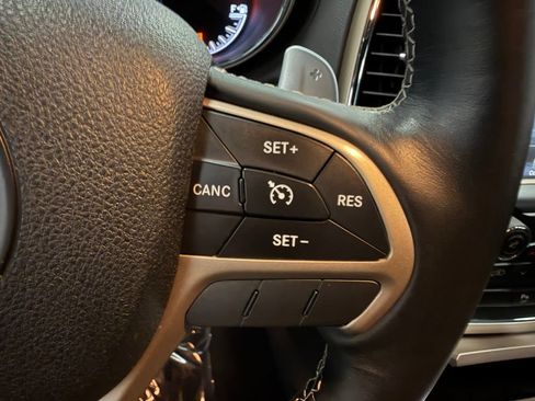 Used 2014 Jeep Grand Cherokee Overland AWD/4WD image 18