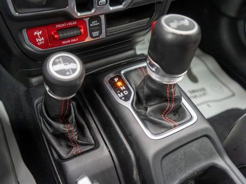 Used 2021 Jeep Wrangler Unlimited Rubicon w/ Cold Weather Group image 28