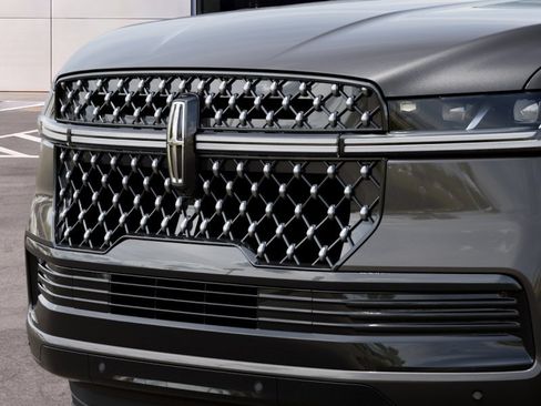 New 2027 Lincoln Navigator Black Label AWD/4WD image 17