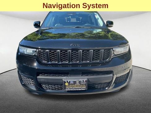 Used 2023 Jeep Grand Cherokee L Limited w/ Black Appearance Package AWD/4WD image 4