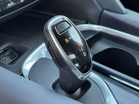 Used 2020 Buick Enclave Essence AWD/4WD image 22