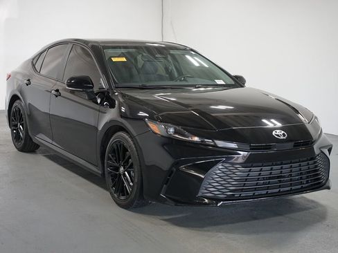 Certified 2025 Toyota Camry LE image 3