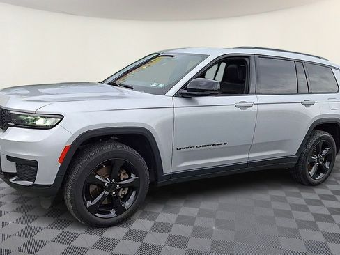 Used 2023 Jeep Grand Cherokee L Laredo AWD/4WD image 4