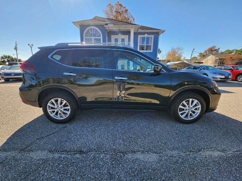 Used 2020 Nissan Rogue SV image 6