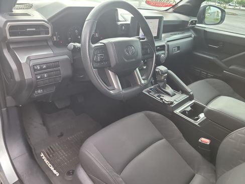 Used 2024 Toyota Tacoma SR5 w/ SR5 Upgrade Package AWD/4WD image 19