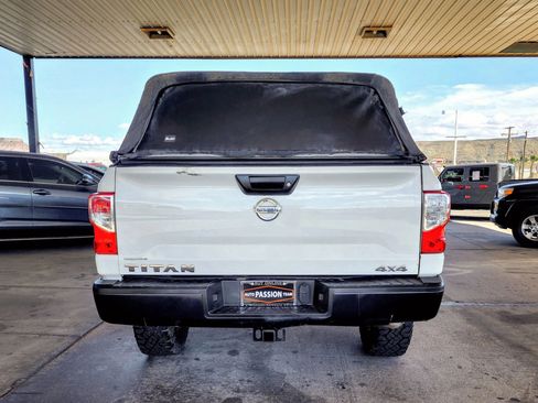 Used 2017 Nissan Titan S image 4