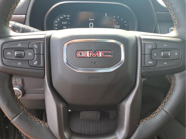 Used 2023 GMC Yukon XL AT4 w/ AT4 Premium Package AWD/4WD image 10