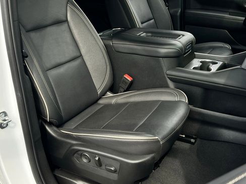 Used 2024 GMC Yukon SLT image 22