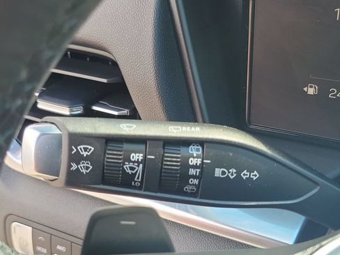 Used 2025 GMC Terrain Elevation AWD/4WD image 11