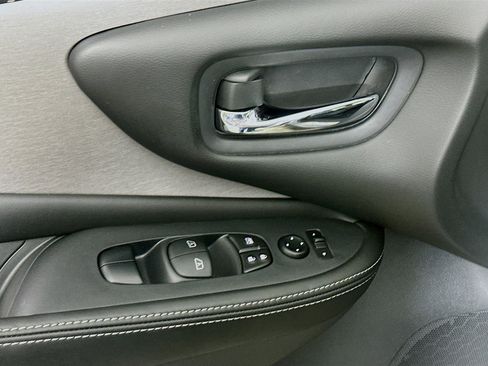 Used 2024 Nissan Murano SV w/ SV Midnight Edition Package FWD image 15