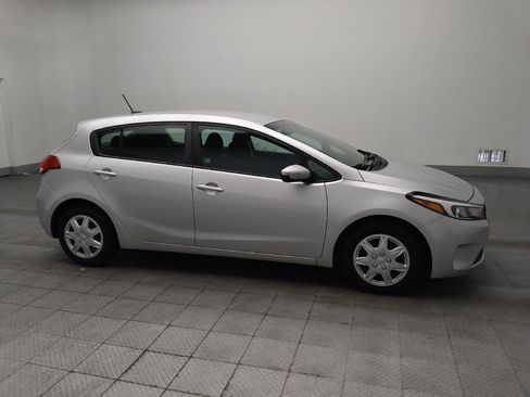 Used 2017 Kia Forte LX FWD image 11