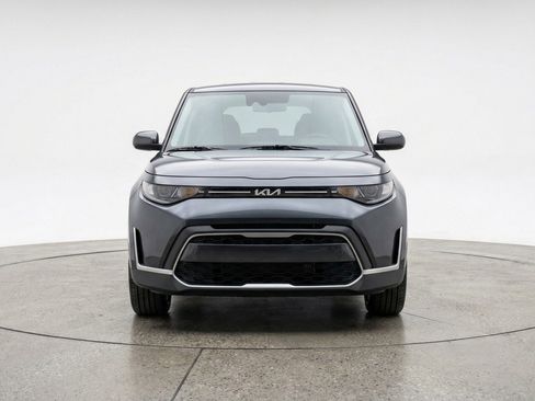 Used 2025 Kia Soul LX w/ LX Technology Package image 2