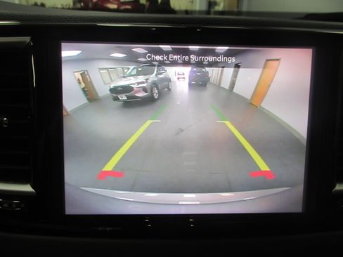 Used 2023 Chrysler Pacifica Touring-L FWD image 33