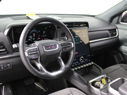 Used 2025 GMC Terrain Elevation image 8