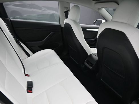 Used 2023 Tesla Model 3 Standard Range image 33