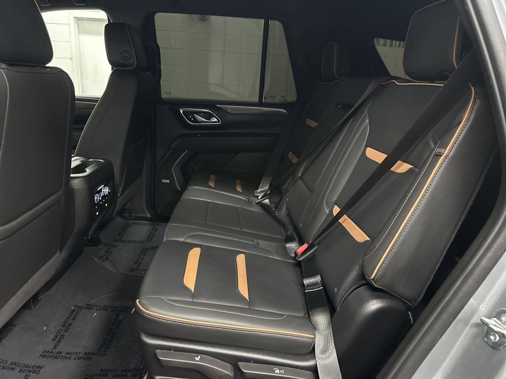 Used 2024 GMC Yukon AT4 w/ Technology Package AWD/4WD image 34
