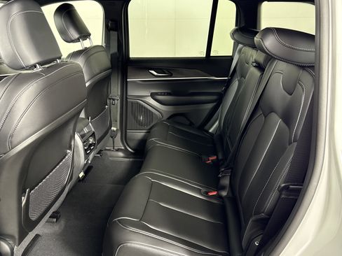 New 2025 Jeep Grand Cherokee Limited w/ Trailer Tow Package image 14