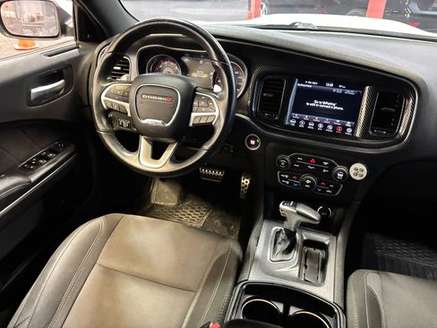 Used 2018 Dodge Charger R/T image 11