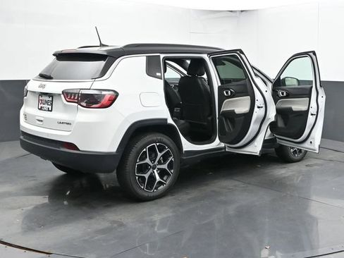 Used 2025 Jeep Compass Limited AWD/4WD image 57