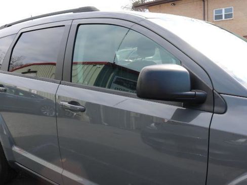 Used 2020 Dodge Journey SE w/ SE Popular Equipment Group image 8