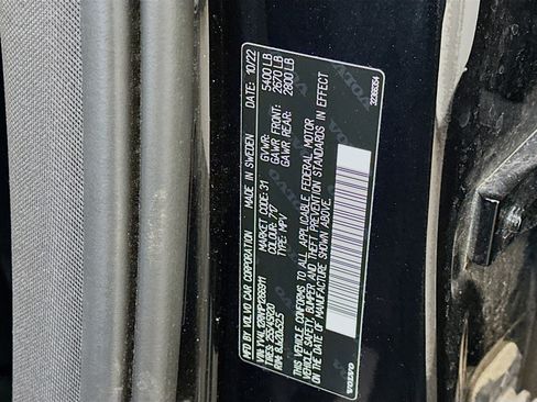 Used 2023 Volvo XC60 B5 Plus w/ Climate Package image 12