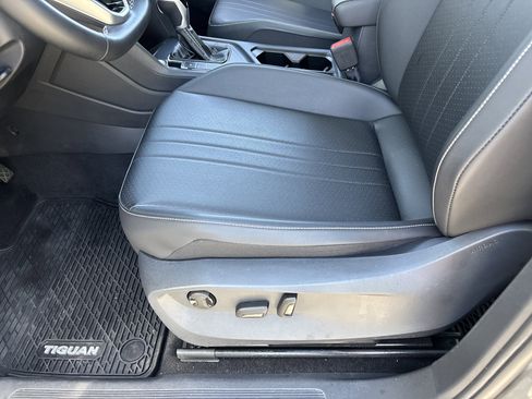 Used 2023 Volkswagen Tiguan SE w/ Panoramic Sunroof Package FWD image 20