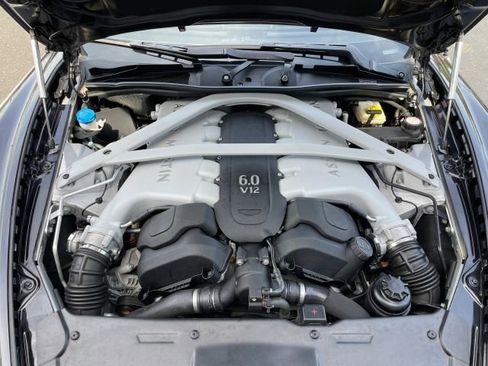 Used 2015 Aston Martin DB9 Coupe RWD image 4