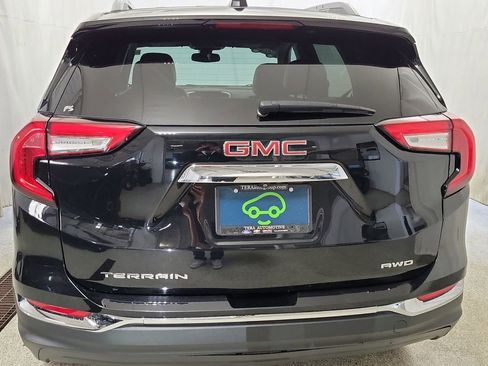 Used 2023 GMC Terrain SLT image 5