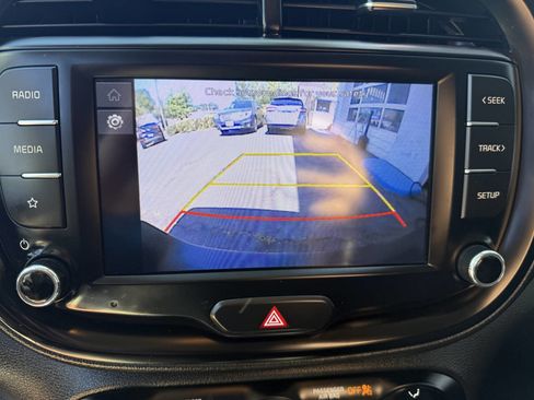 Used 2022 Kia Soul LX w/ Technology Package FWD image 15
