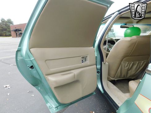 Used 1993 Buick Roadmaster Estate image 25