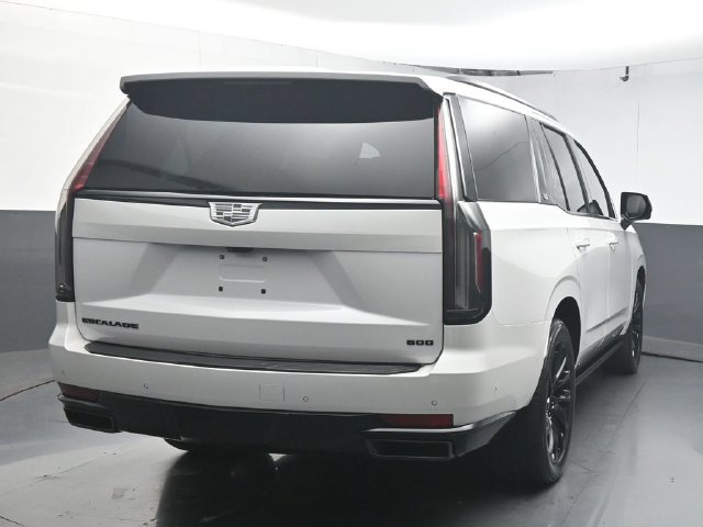 Used 2023 Cadillac Escalade Sport Platinum w/ LPO, ONYX Package AWD/4WD image 7