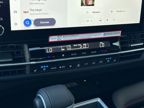 Certified 2025 Toyota Sienna XSE image 28