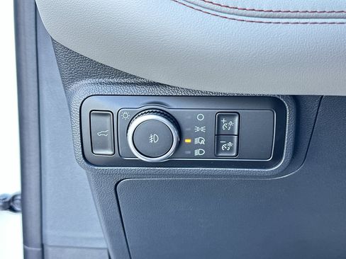 New 2026 Ford Explorer Active image 25