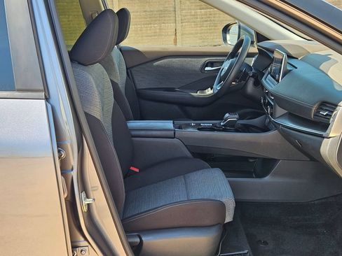 Used 2023 Nissan Rogue SV FWD image 26
