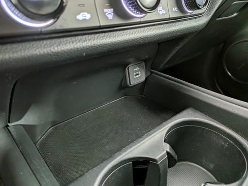 Used 2023 Honda HR-V Sport image 11