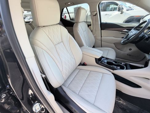 Used 2021 Buick Envision Avenir image 18