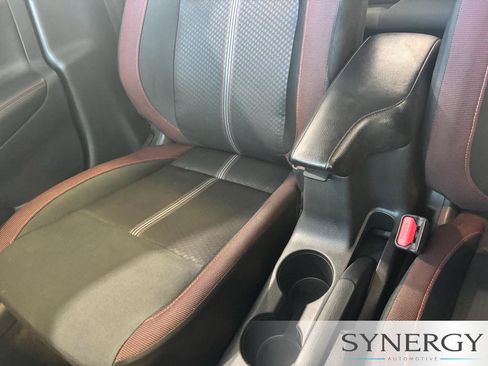 Used 2024 Nissan Versa SR FWD image 11