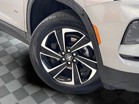 Certified 2026 Buick Enclave Sport Touring AWD/4WD image 33