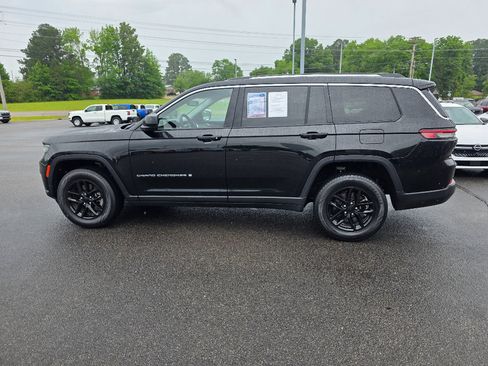 Used 2023 Jeep Grand Cherokee L Laredo AWD/4WD image 6