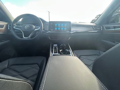 New 2026 Volkswagen Atlas SE FWD image 10