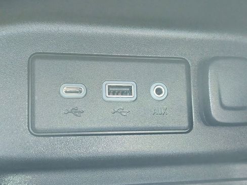 Used 2020 Chevrolet Equinox LT image 34