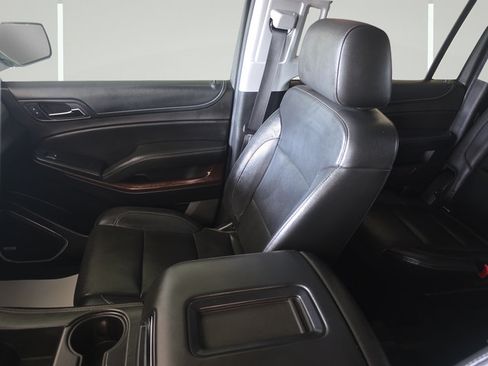 Used 2019 GMC Yukon XL SLT w/ Premium Edition AWD/4WD image 22
