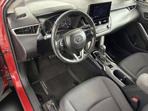 Used 2024 Toyota Corolla Cross LE AWD/4WD image 10