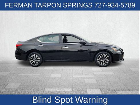 Used 2024 Nissan Altima 2.5 SV image 12