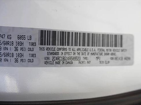 Used 2019 Chrysler Pacifica Touring-L w/ Tire & Wheel Group image 29