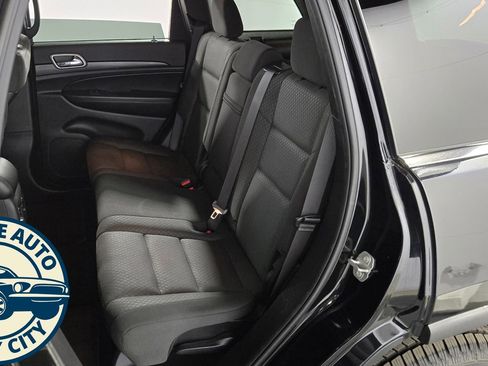 Used 2020 Jeep Grand Cherokee Laredo image 26