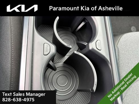 New 2025 Kia K4 LXS image 27